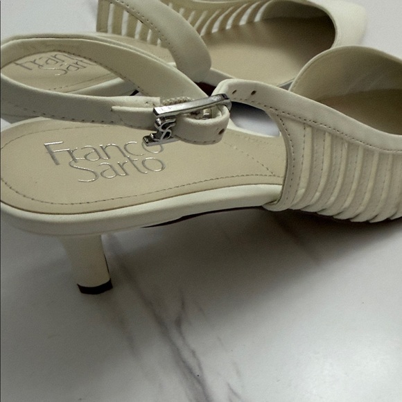 Franco Sarto Pointed Slingback shoes - Picture 5 of 9
